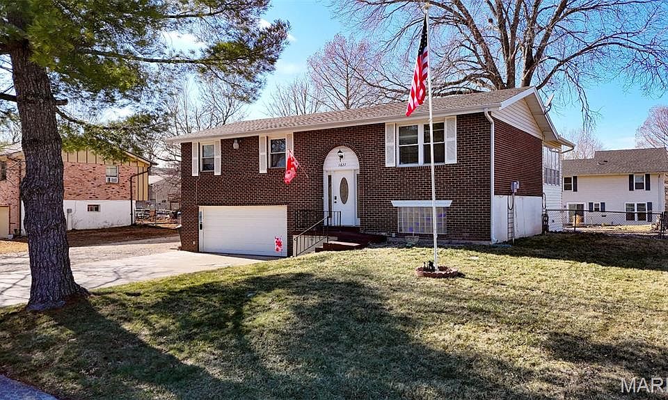 1st image of 5827 Barberry Dr