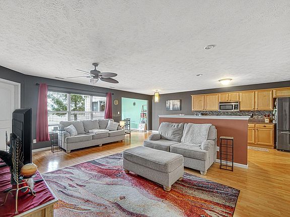 4th image of 13246 Burgess Way