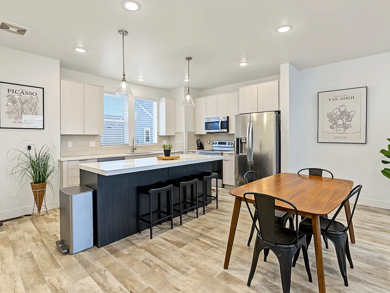 3 bed, 2.5 bath, 1600 sqft, $2,625 — Photo 4