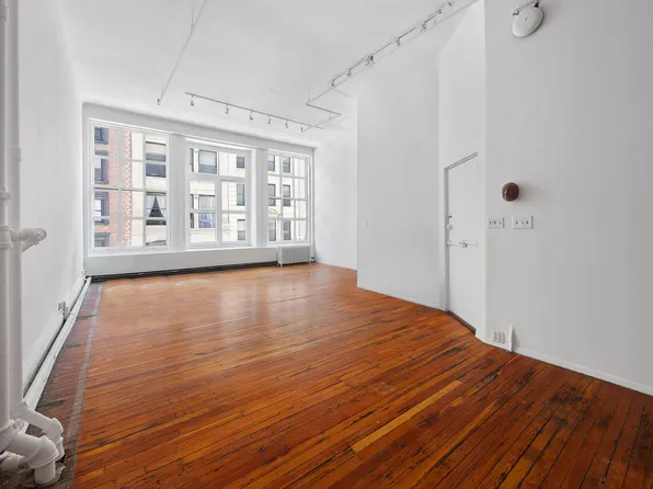 16 East 17th Street 3 image 3 of 9