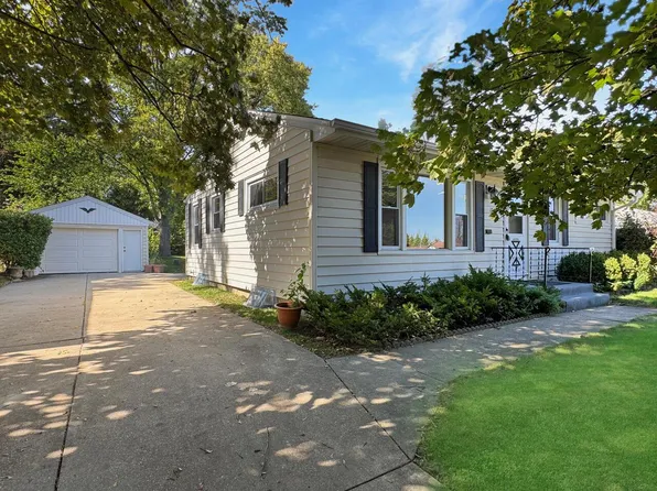 2529 North 114th STREET, Wauwatosa, WI 53226
