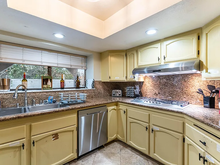 5736 Joshuapoint Ct — Photo 13