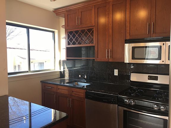 4th image of 136 41st St Unit 203