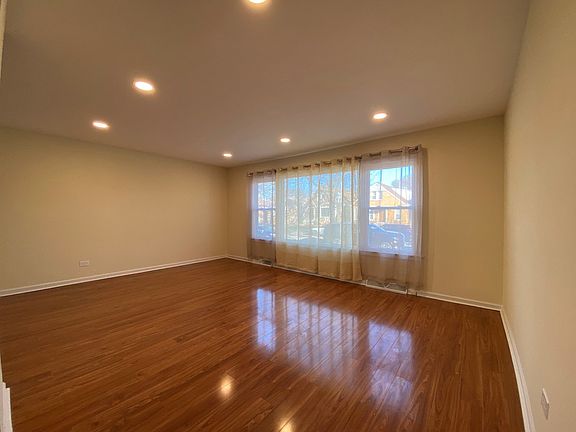 4th image of 6078 N Troy St