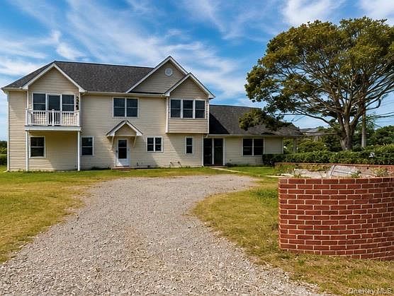 1st image of 300 S Snedecor Avenue