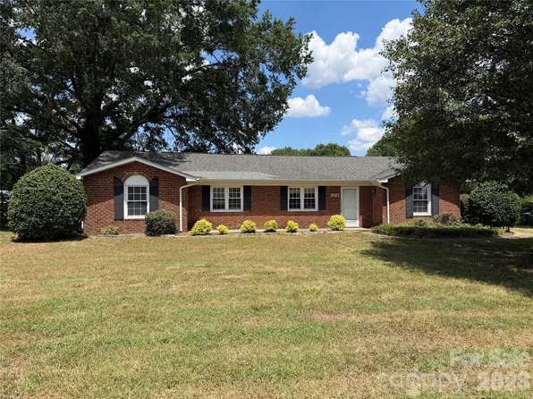 3025 Smith Farm Rd, Matthews, NC 28104
