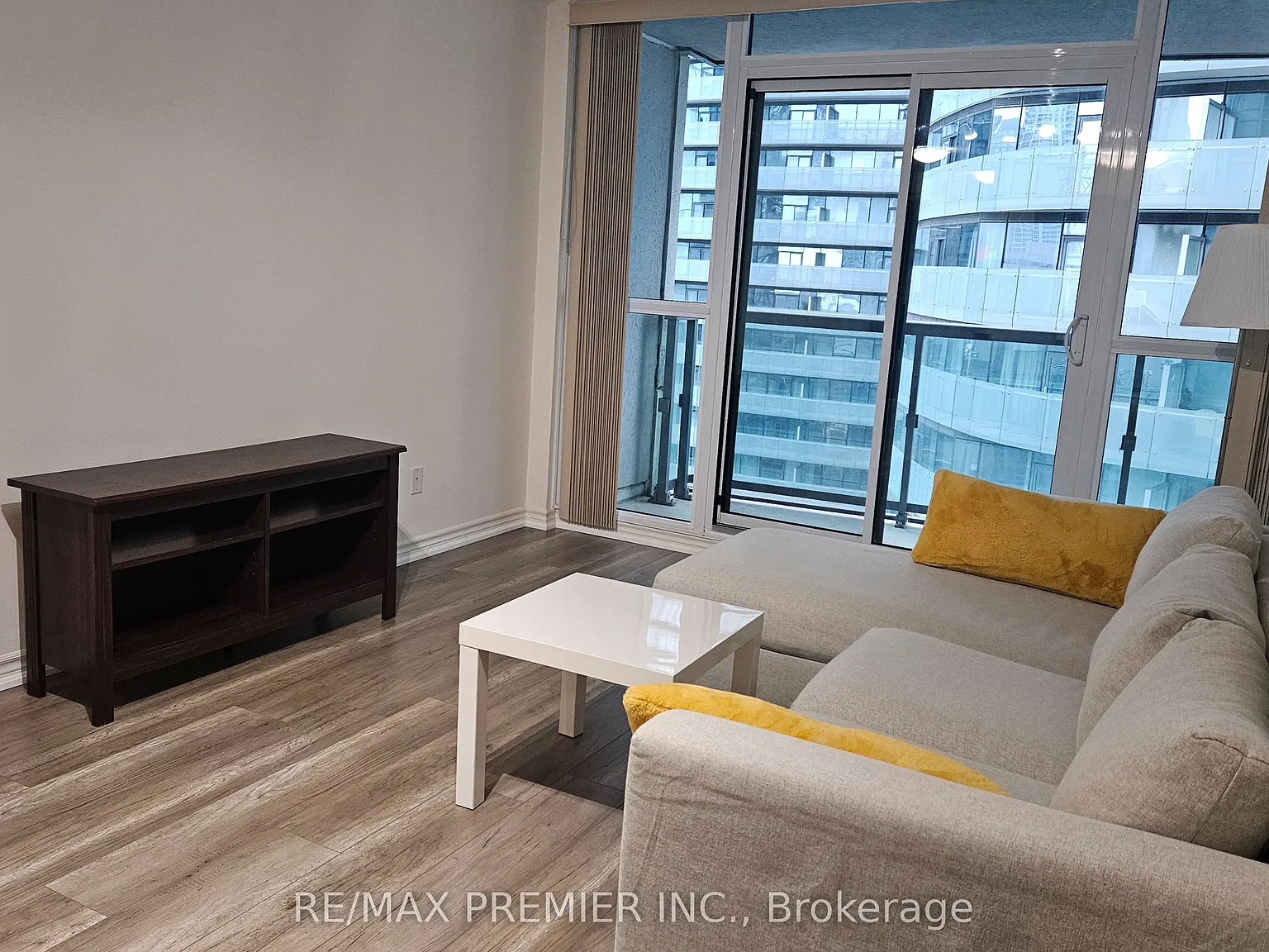 2 bed, $2,550 — Photo 4