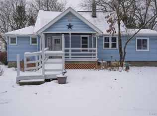 21115 East St, Southfield, MI 48033