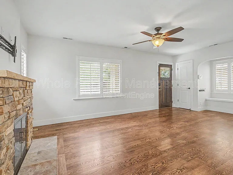 2514 Clermont St — Photo 2