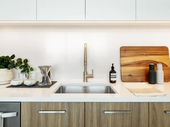 23-15 44th Road image 5 of 24