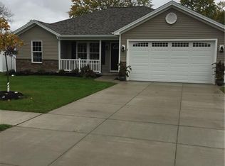 7 Veronica Dr, West Seneca, NY 14224