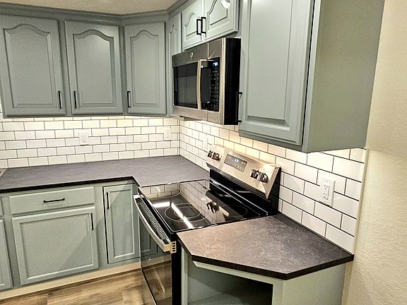 4th image of 520 29th Ave NE #B