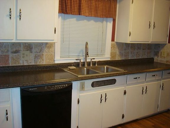 5th image of 4226 Moore Ave