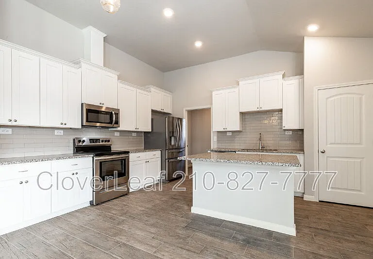 524 Willow Valley St — Photo 8
