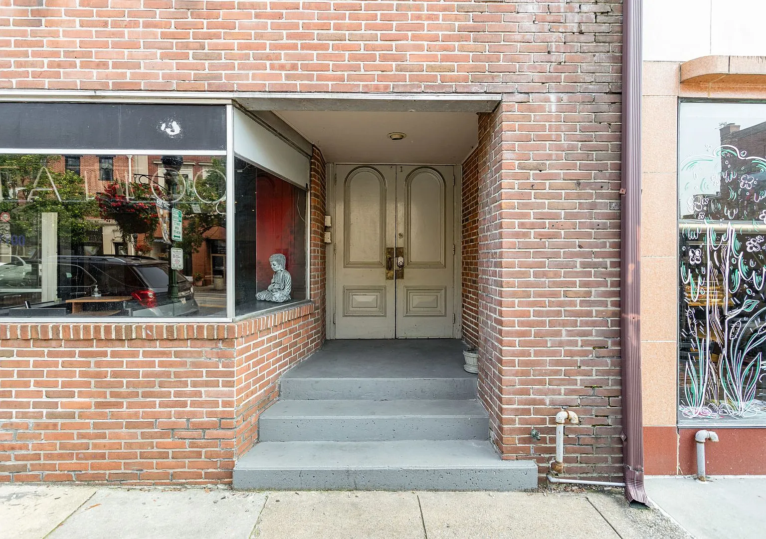 32 W High St — Photo 3