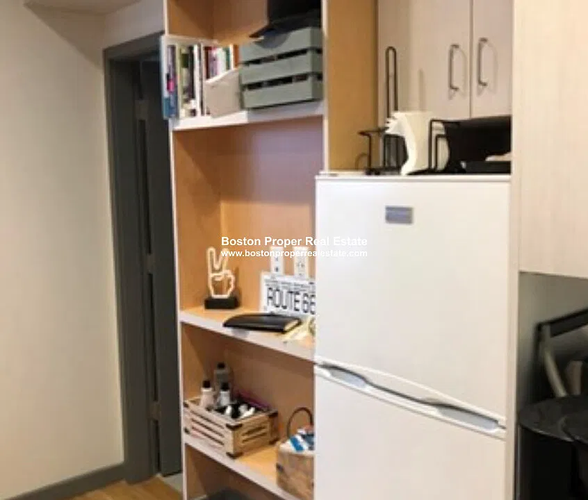 144 Bowdoin St #32