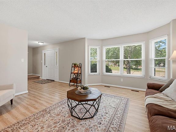 5th image of 1296 Robertridge Dr