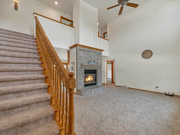 2nd image of 2501 Lopez Ln