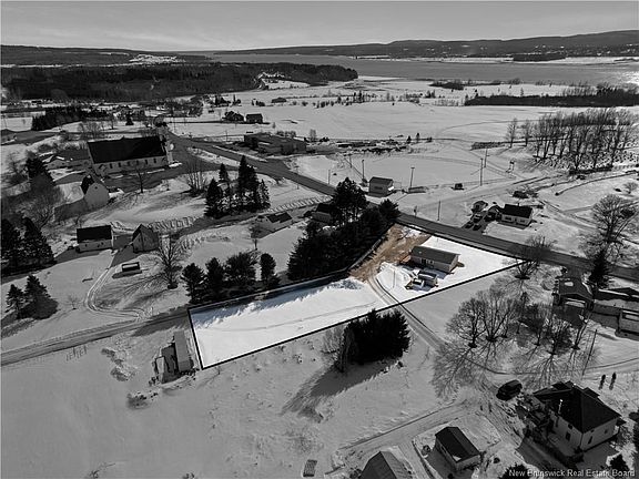 3rd image of 1009 Principale Rd