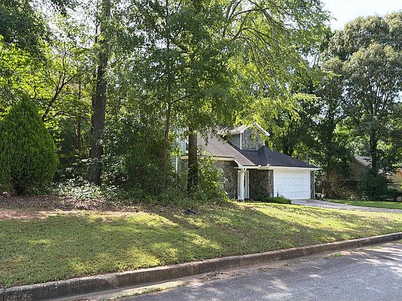 3rd image of 3831 Eden Glen Dr SE