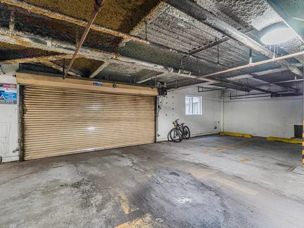 3165 Emmons Avenue image 30 of 33