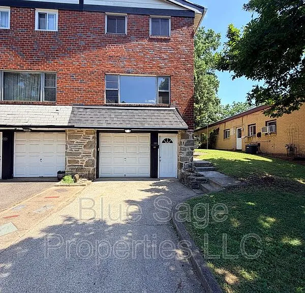 205 Juniper Rd — Photo 1