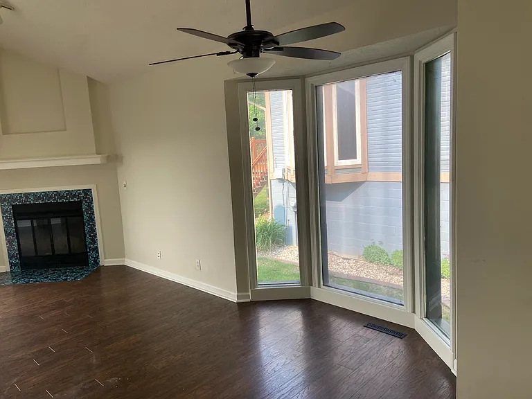 3515 Comstock Ave — Photo 7