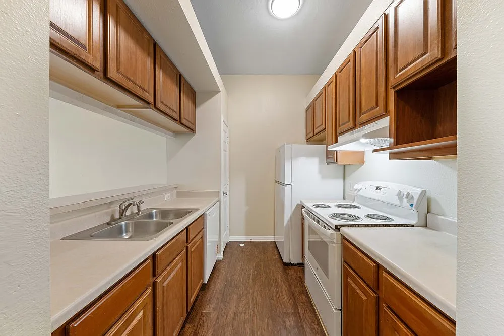 2 bed, 885 sqft, $1,000 — Photo 4