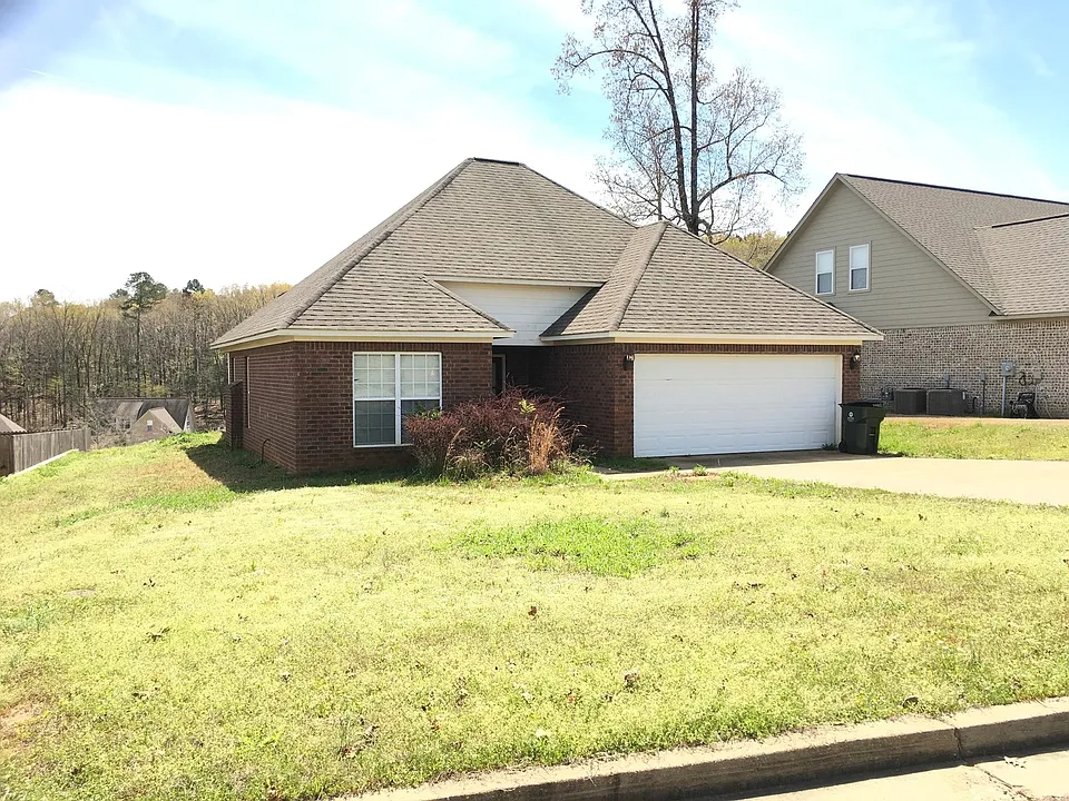 233 Forest Glen Dr