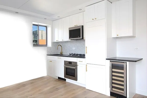 Rented by REAL New York | media 16