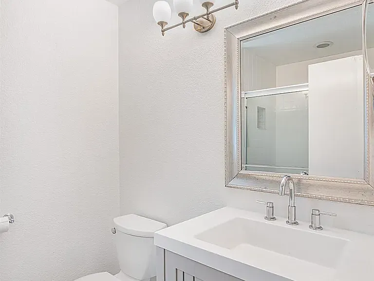 1323 Prentice Dr — Photo 15