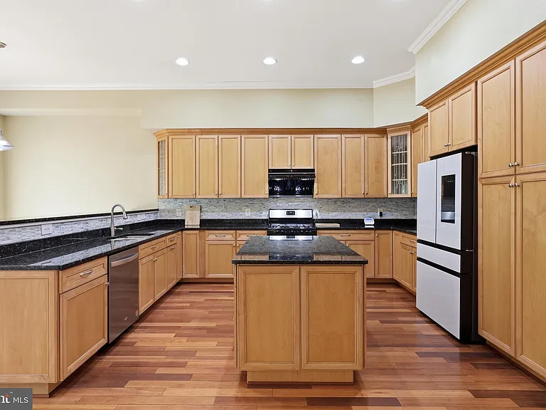 6403 Velliety Ln — Photo 20