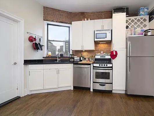 Rented by Douglas Elliman | media 18