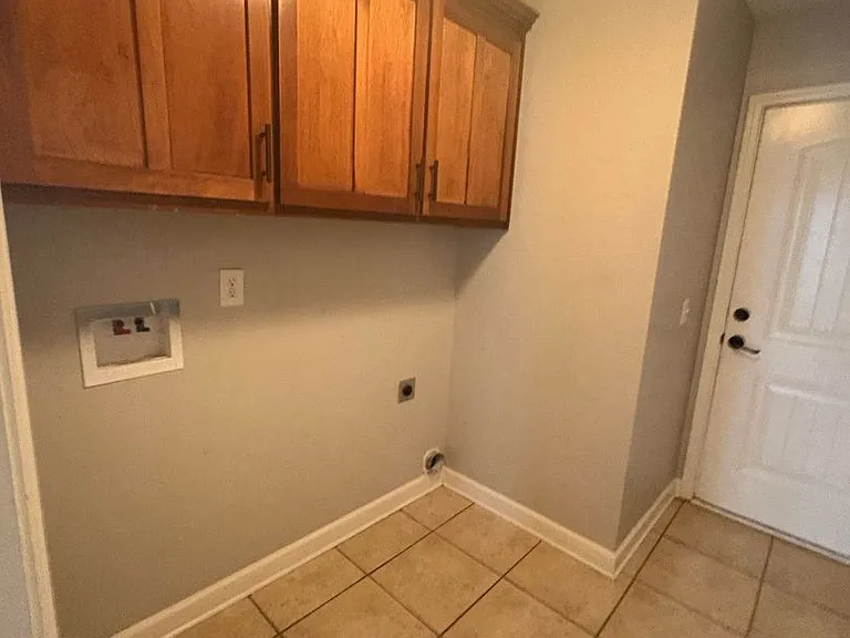 101 Avalon Ln — Photo 18