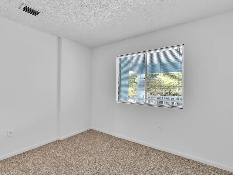 98402 Windward Ave #98402 — Photo 19