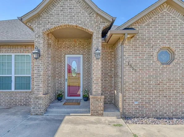 1352 Songbird Ln, Blanchard, OK 73010