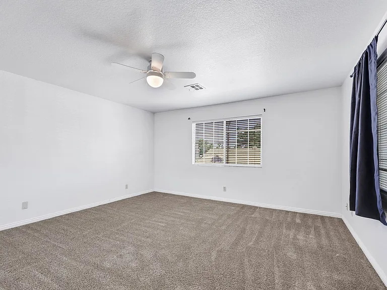 815 Stillwater Ln — Photo 18