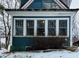 8 Chestnut Street, Skowhegan, ME 04976