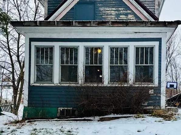 8 Chestnut Street, Skowhegan, ME 04976