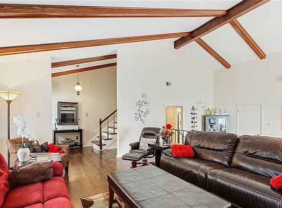 4th image of 348 Bellemeade Blvd