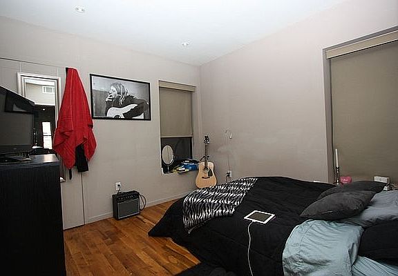 3rd image of 164 E 112th St APT 5B