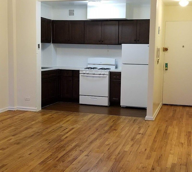 1st image of 860 E 18th St APT 4C