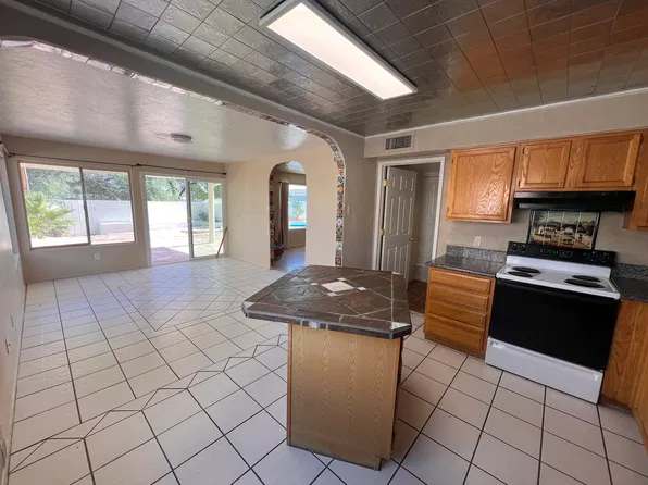 1605 S Marmora Ave, Tucson, AZ 85713
