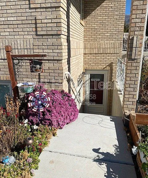 1284 E Mary Ln — Photo 11