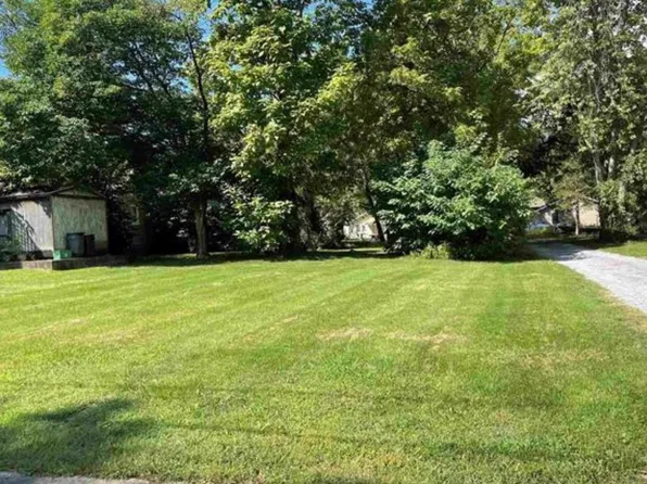 506 N Michaels St, Carbondale, IL 62901