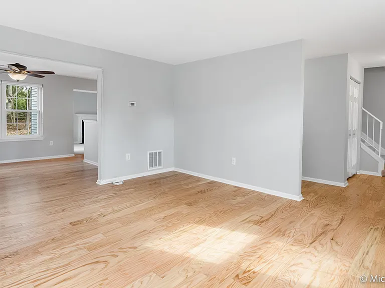 272 Yale Ct — Photo 27