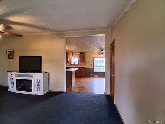 3rd image of 10055 N Genesee Rd NW