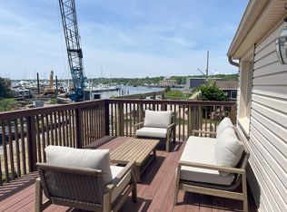 9 Edgemont St, Mystic, CT 06355