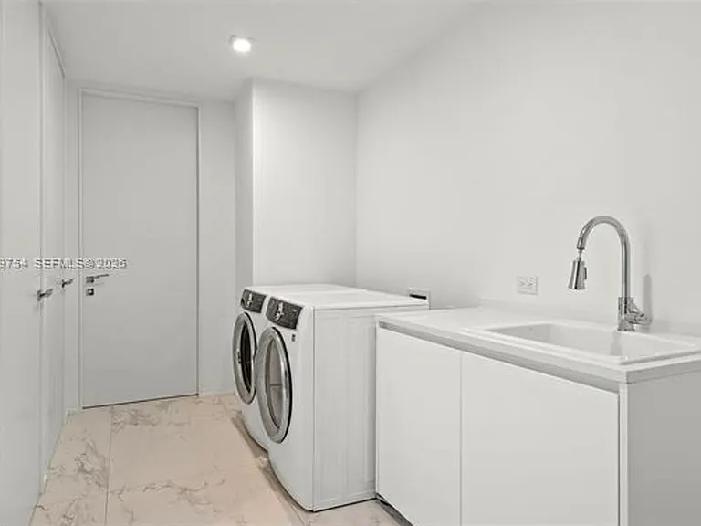 1000 Biscayne Blvd #1201 — Photo 54