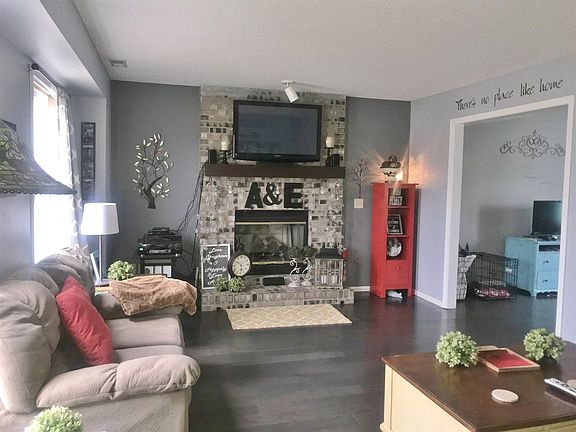 2nd image of 214 Aspen Dr
